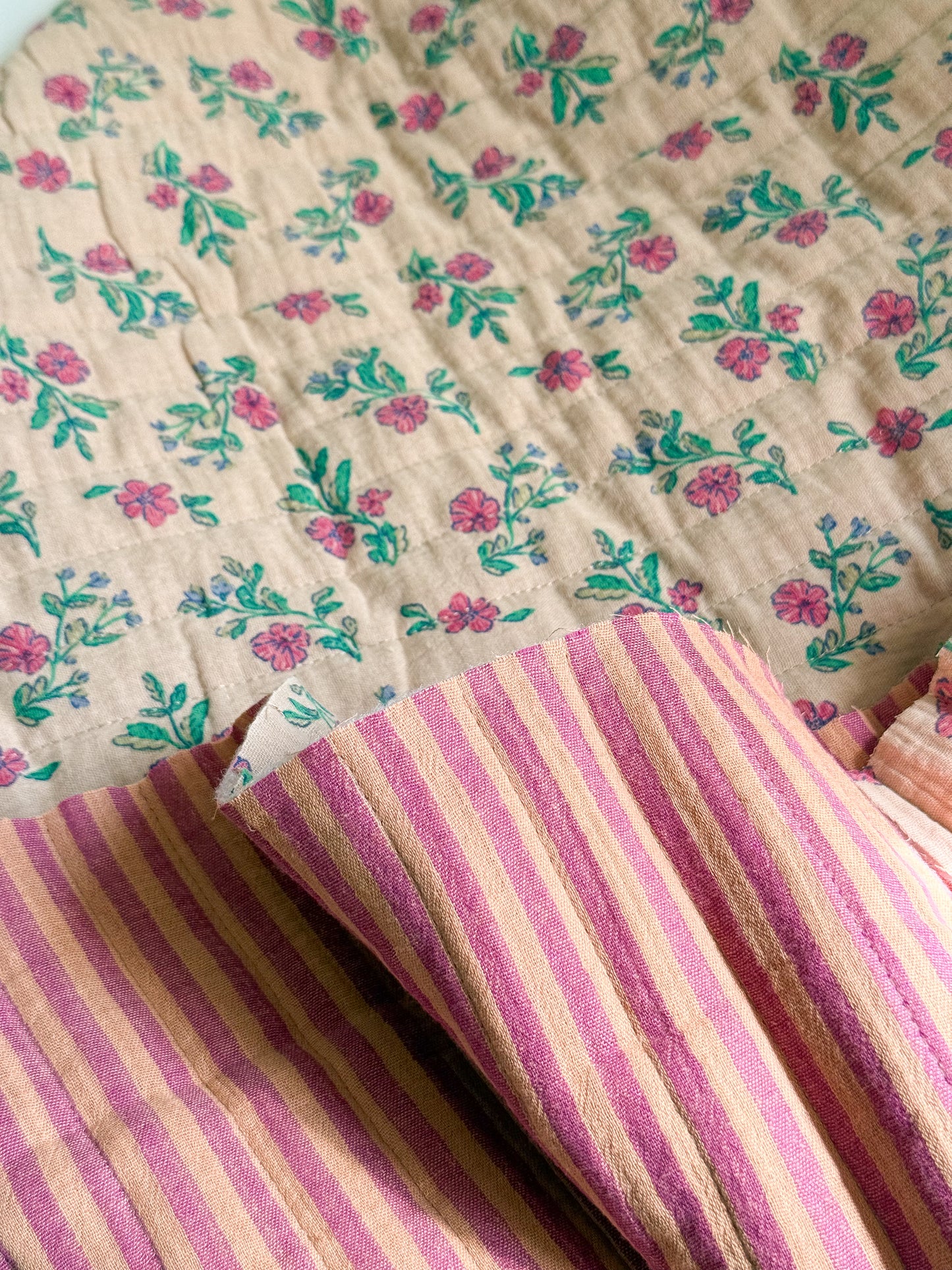 Reversible Quilted Double Gauze Fabric - Vintage Floral Magenta / Stripe