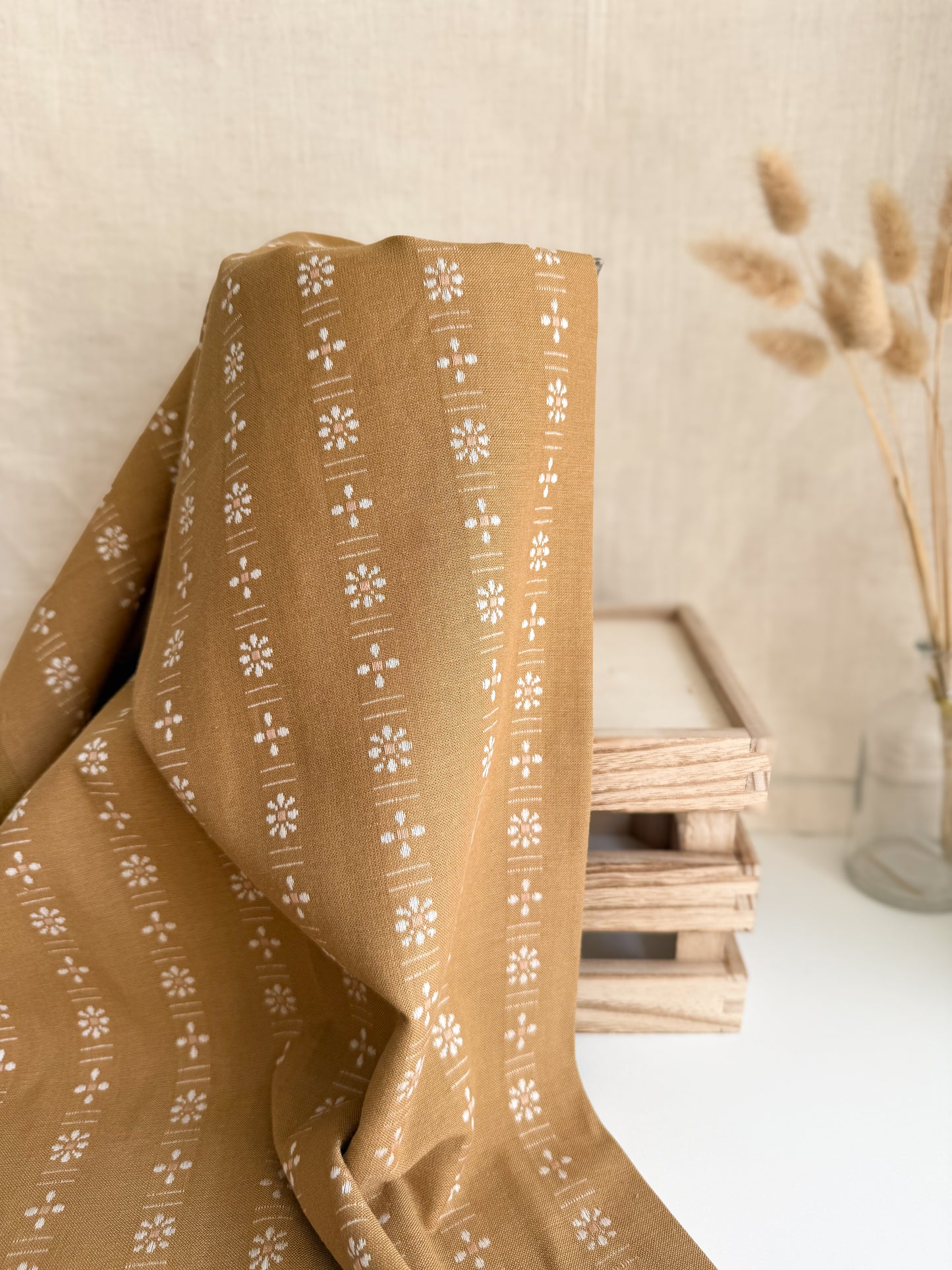 Woven Daisy Cotton Fabric - Wheat