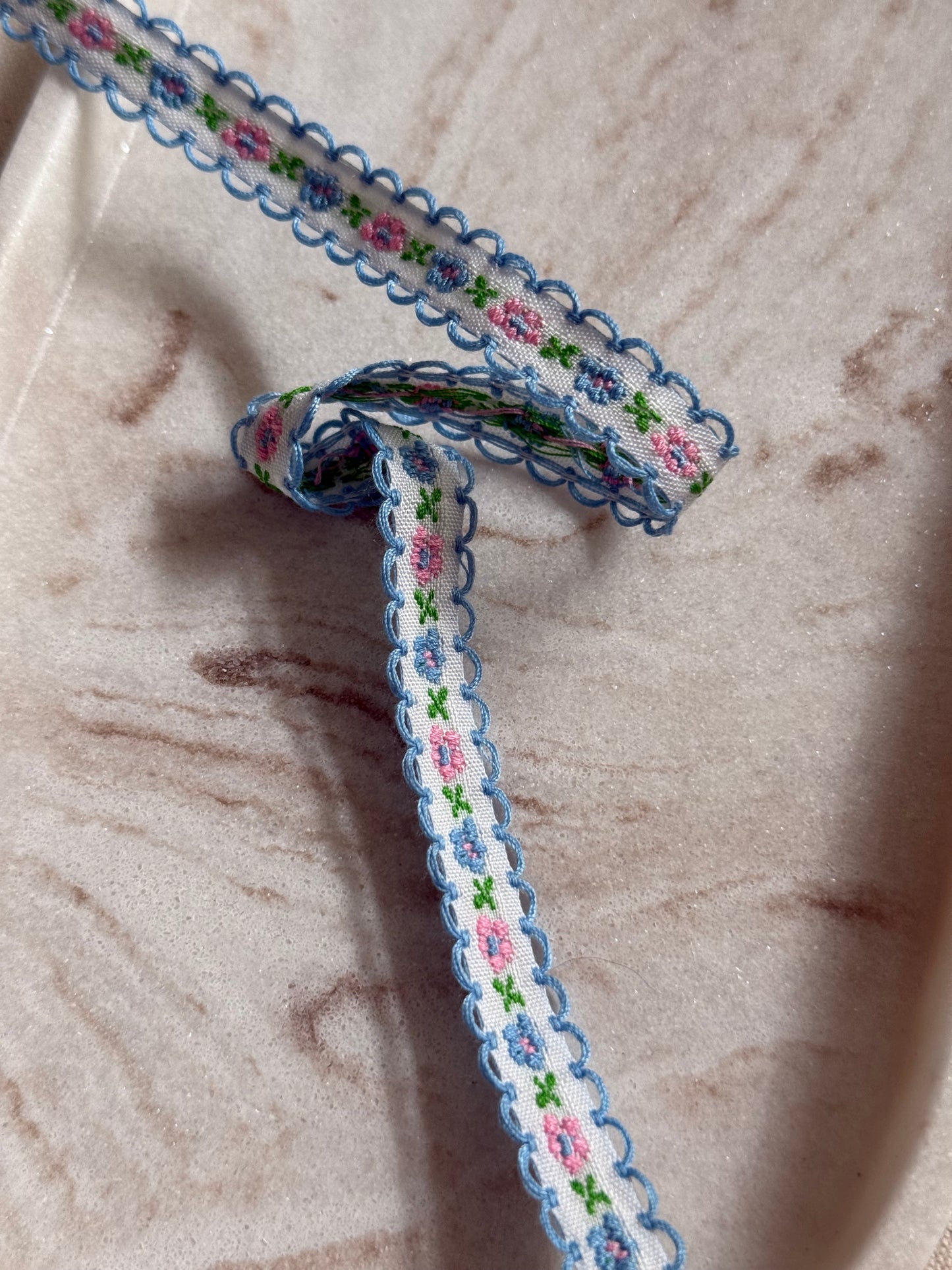 Jacquard Flower Trim - Spring Flowers- 10mm