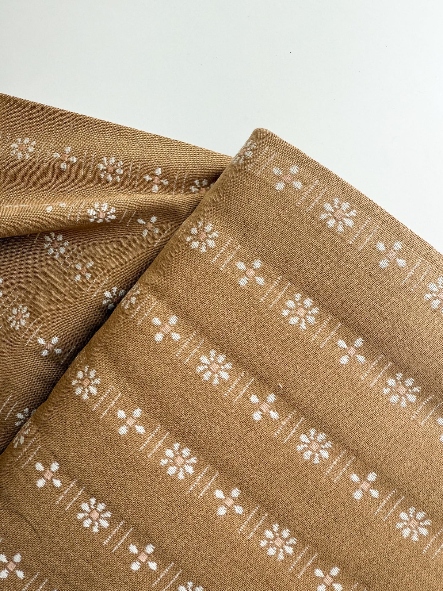 Woven Daisy Cotton Fabric - Wheat