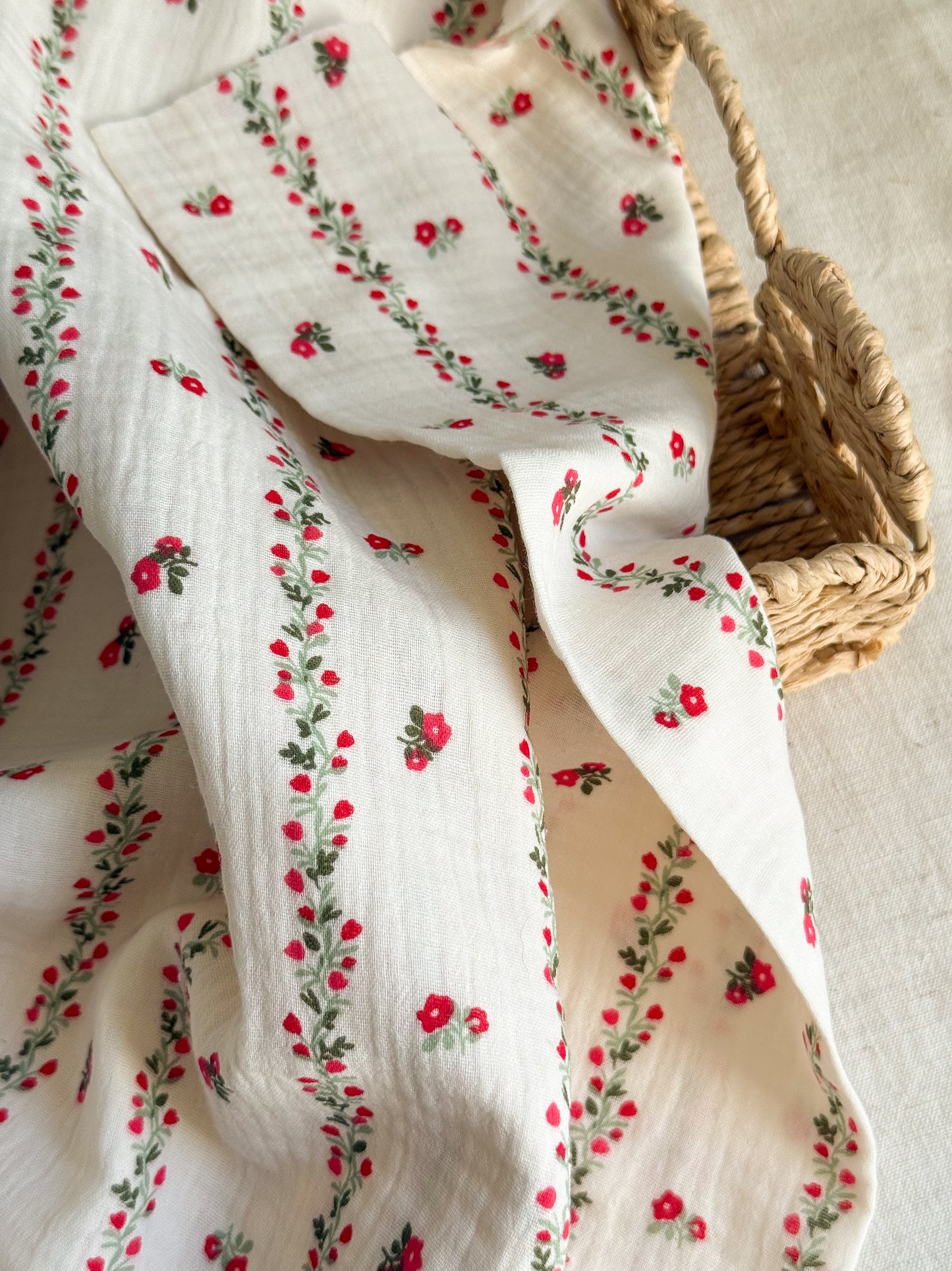 Double Gauze Fabric - Rose Garland