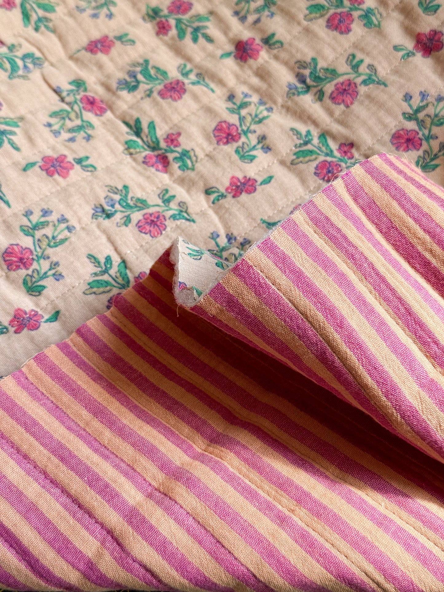 Reversible Quilted Double Gauze Fabric - Vintage Floral Magenta / Stripe