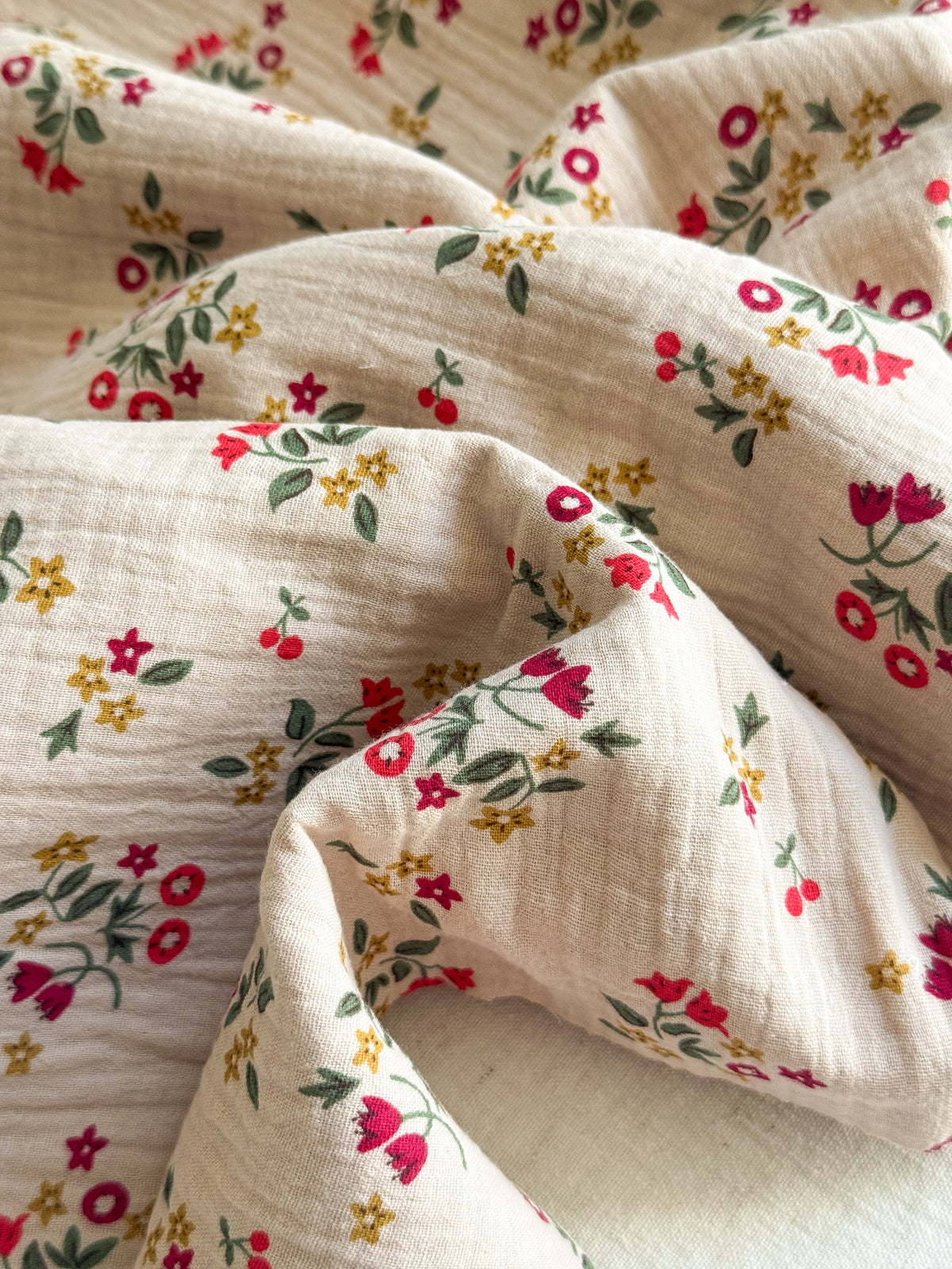 Double Gauze Fabric - Rouge Floral