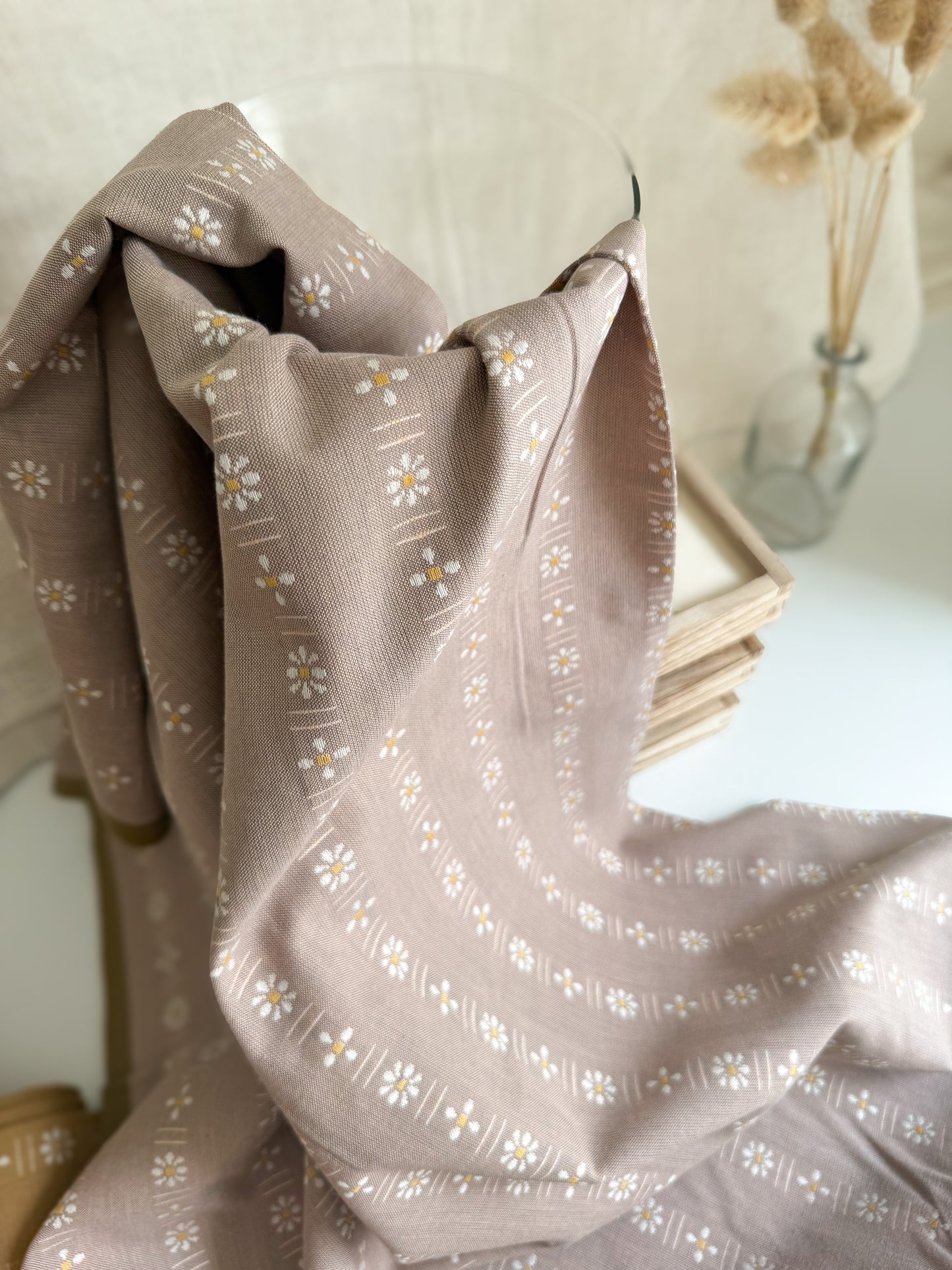 Woven Daisy Cotton Fabric - Dove