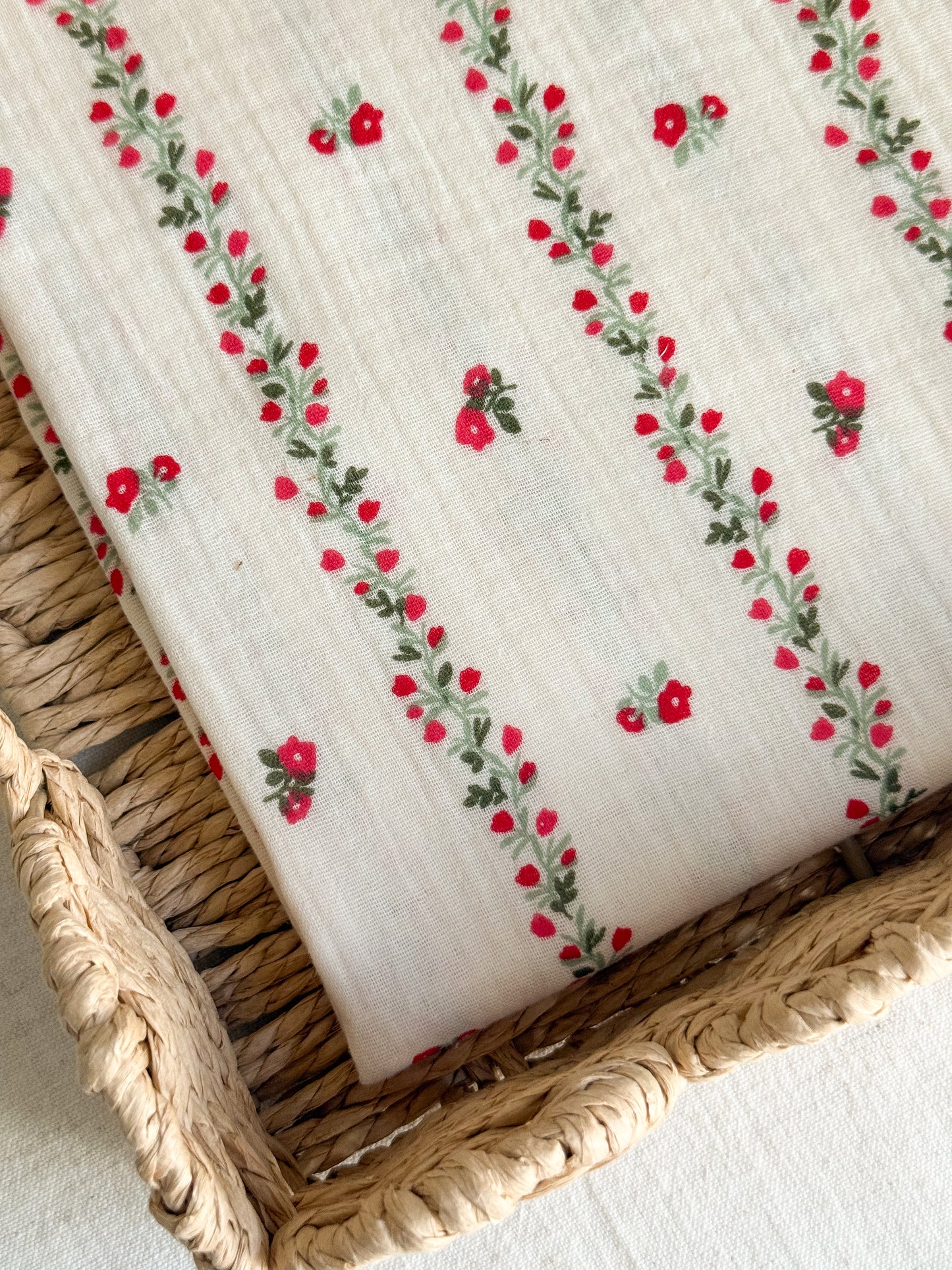 Double Gauze Fabric - Rose Garland