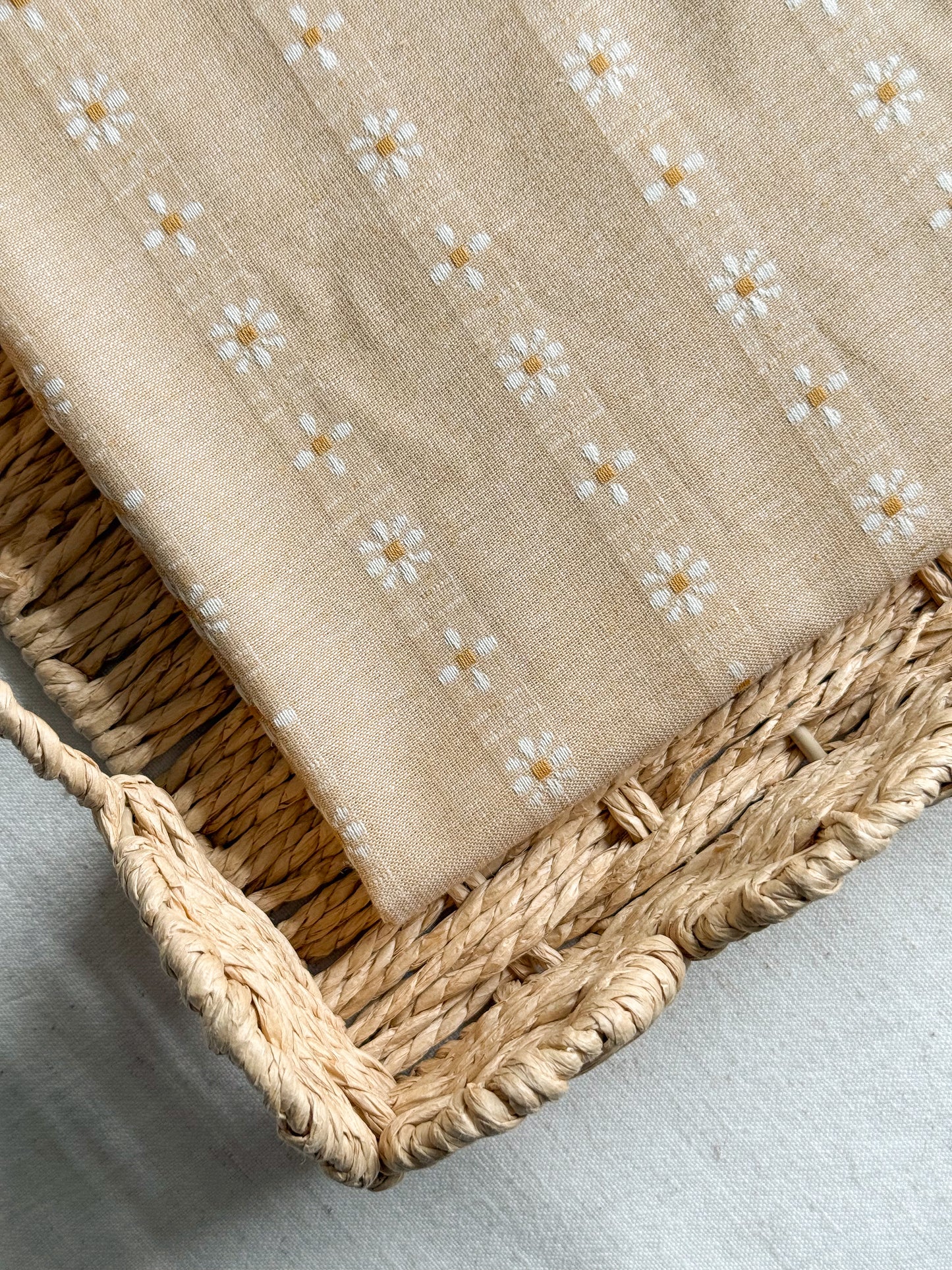 Woven Daisy Cotton Fabric - Biscuit - 40cm Remnant