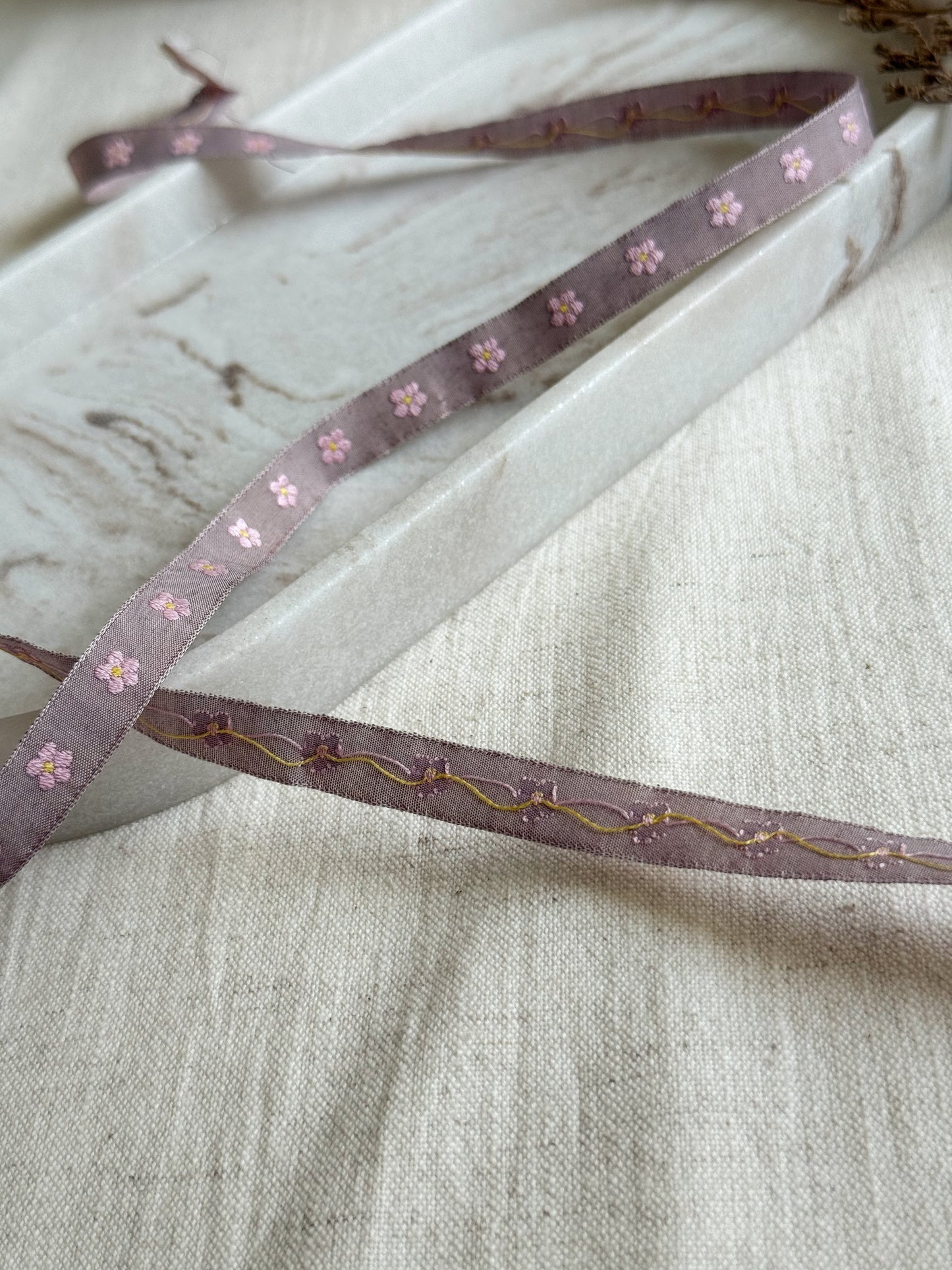 Jacquard Woven Ribbon - Light Mauve Flowers - 10mm