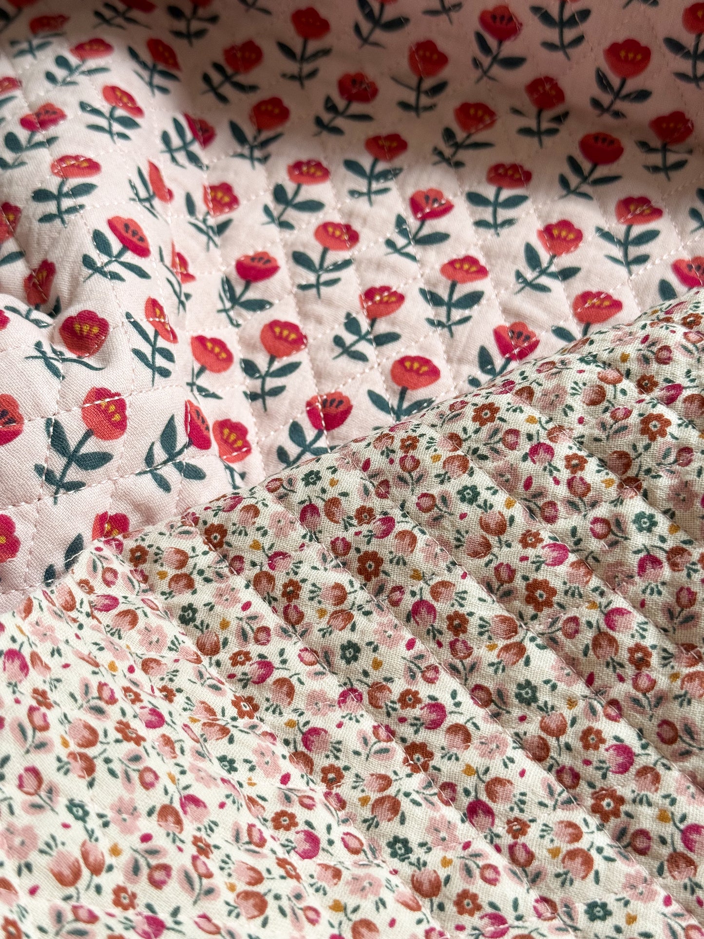 Reversible Quilted Double Gauze Fabric - Nordic Tulips / Pink Meadow