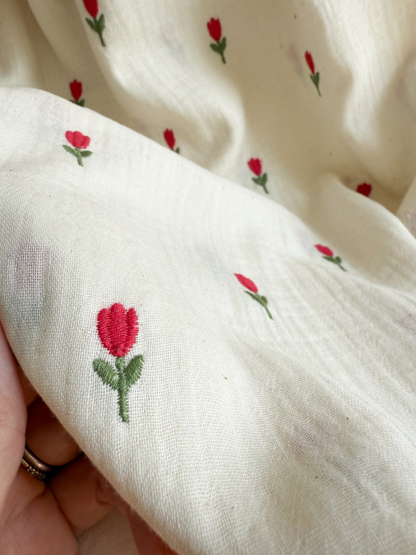 Embroidered Double Gauze Fabric - Natural Tulips
