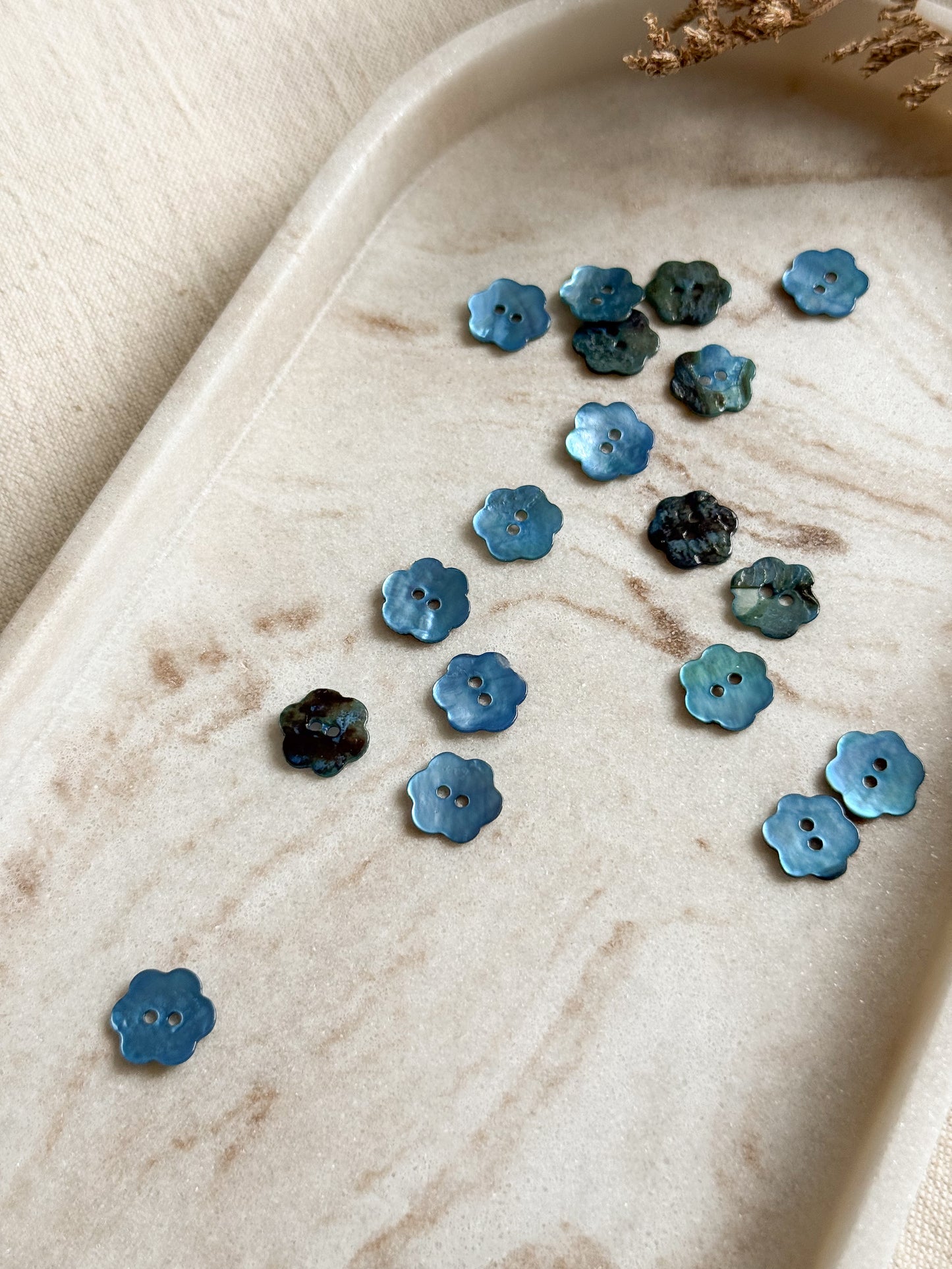 Natural Mother of Pearl Button - Blue Flower - 13mm