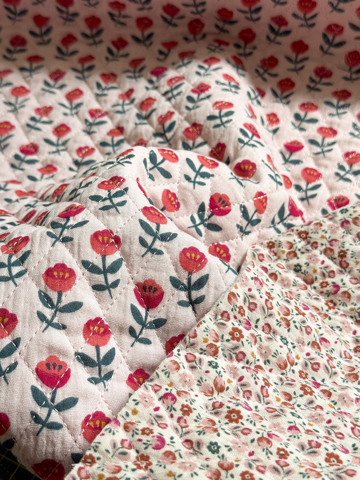 Reversible Quilted Double Gauze Fabric - Nordic Tulips / Pink Meadow
