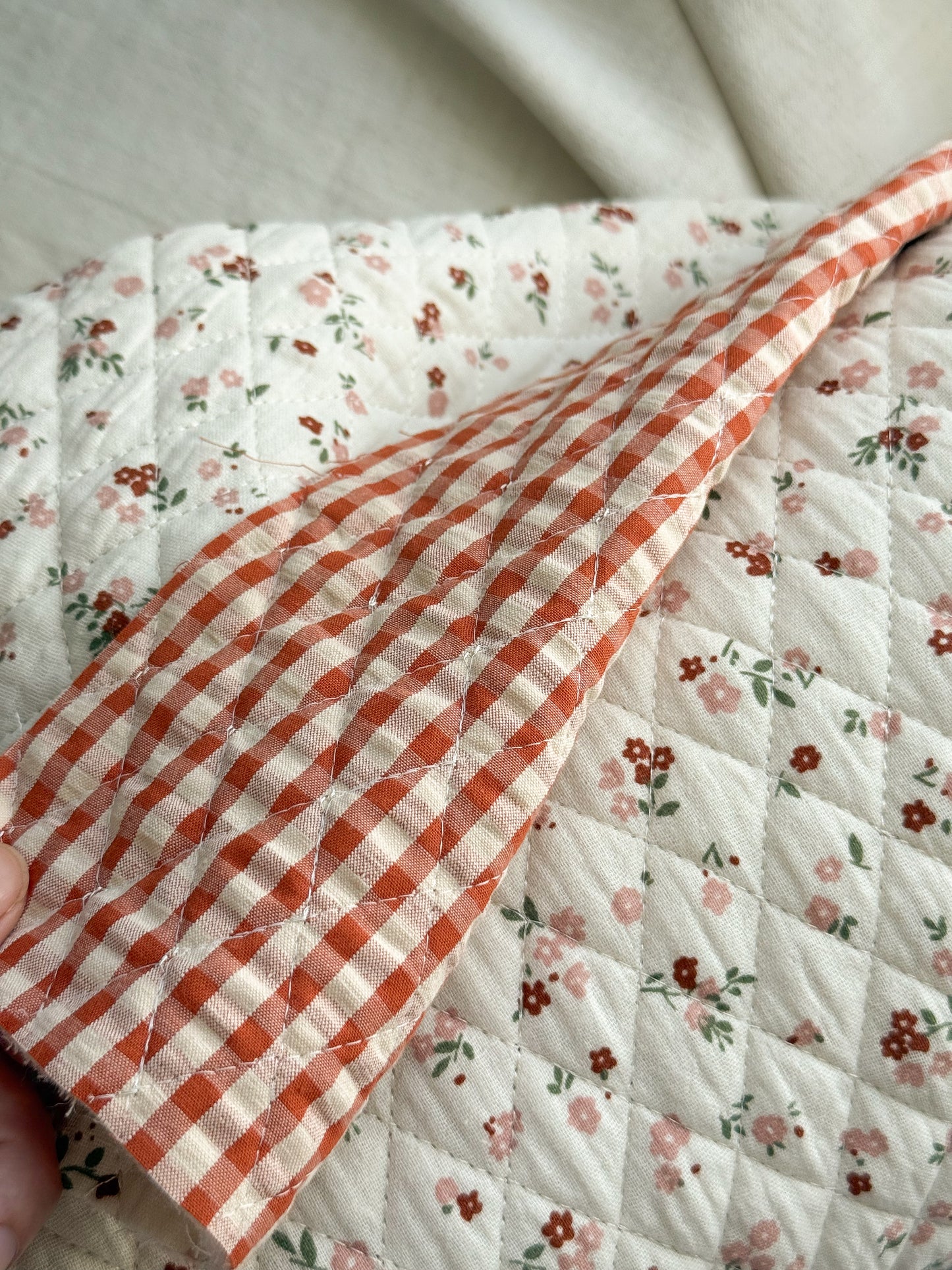 Reversible Quilted Double Gauze Fabric - Floral / Chestnut Gingham