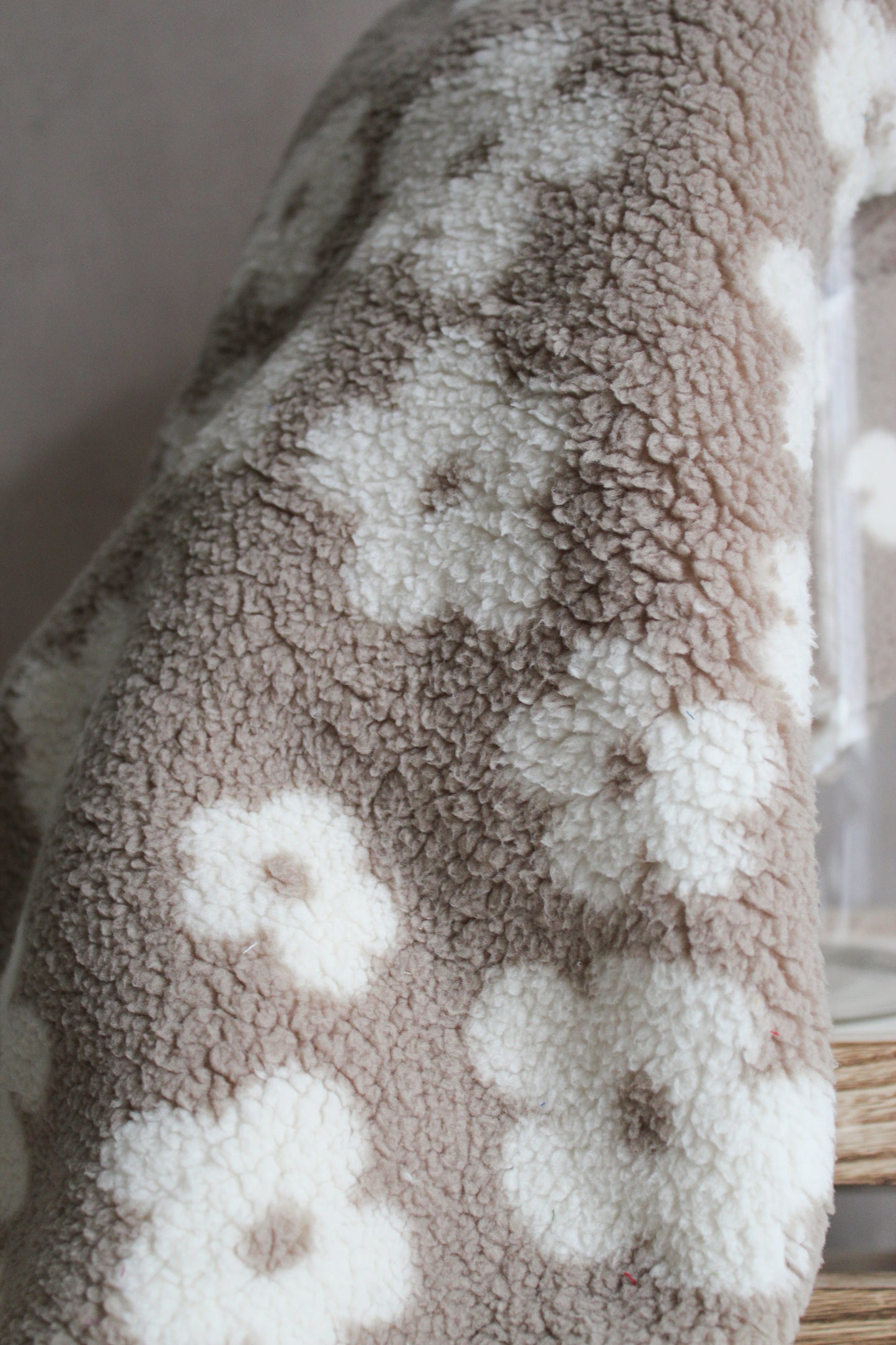 Soft Teddy - Greige Flowers