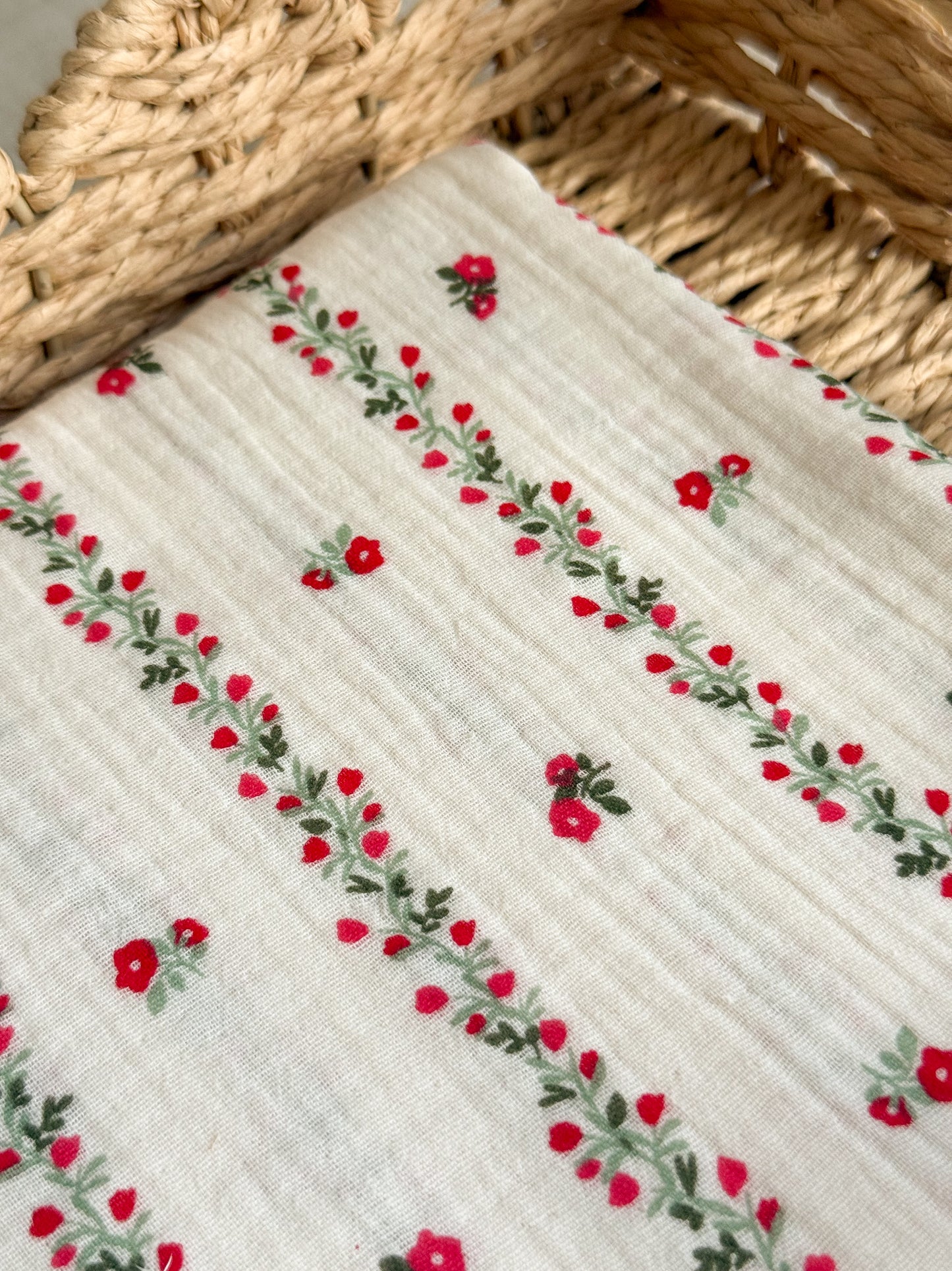 Double Gauze Fabric - Rose Garland