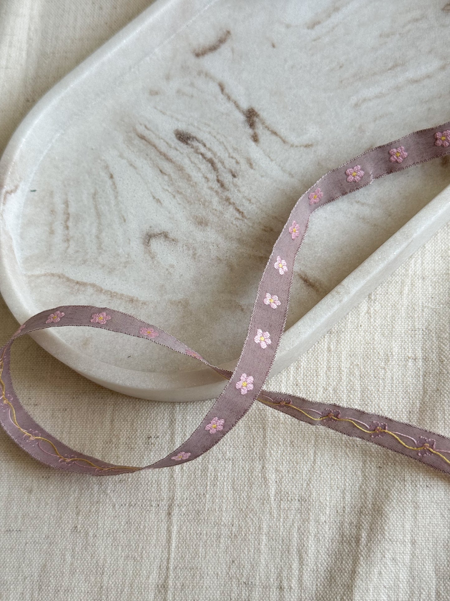 Jacquard Woven Ribbon - Light Mauve Flowers - 10mm