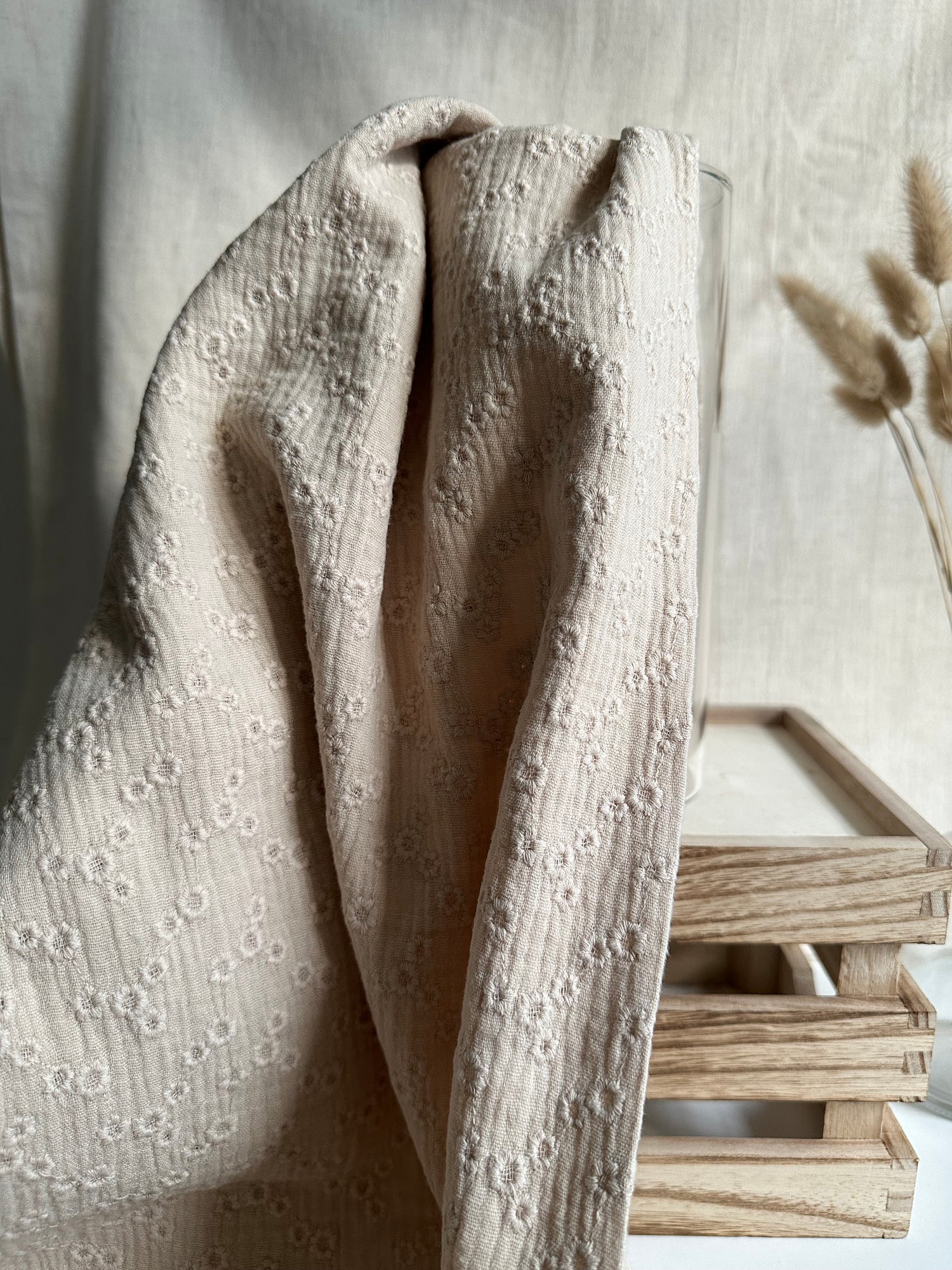 Embroidered Double Gauze flowers light beige 